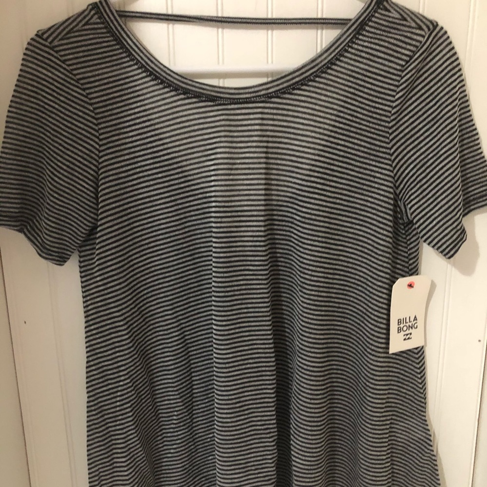 NWT Billabong T